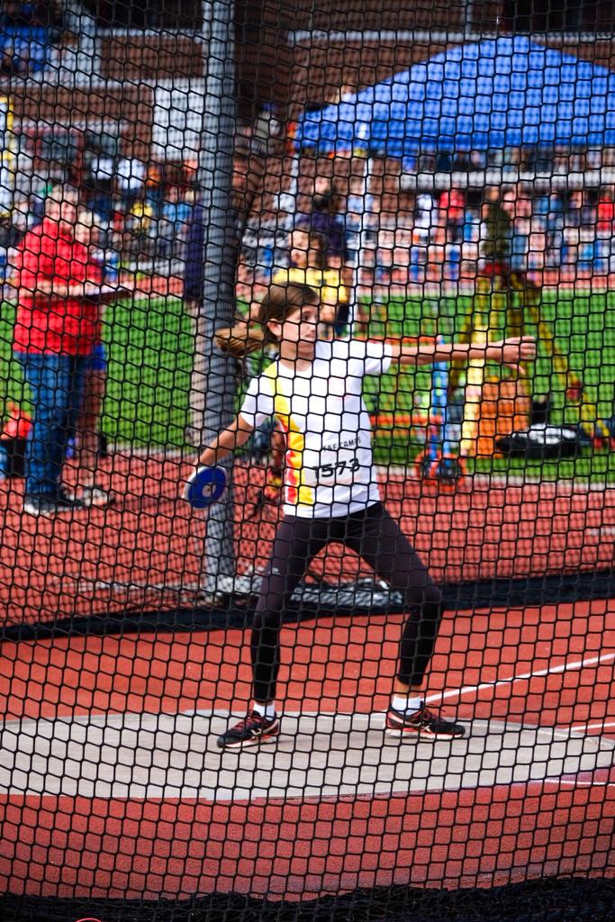 Femke in de discus finale