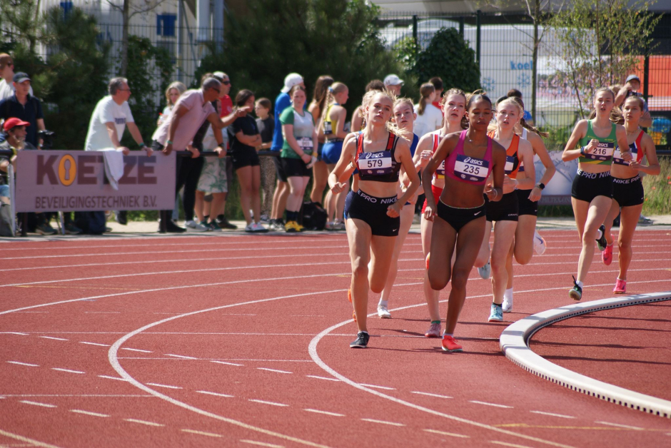 Femke en Maartje op de 800m