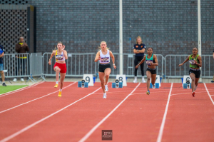 Evie sprint op de 100m 